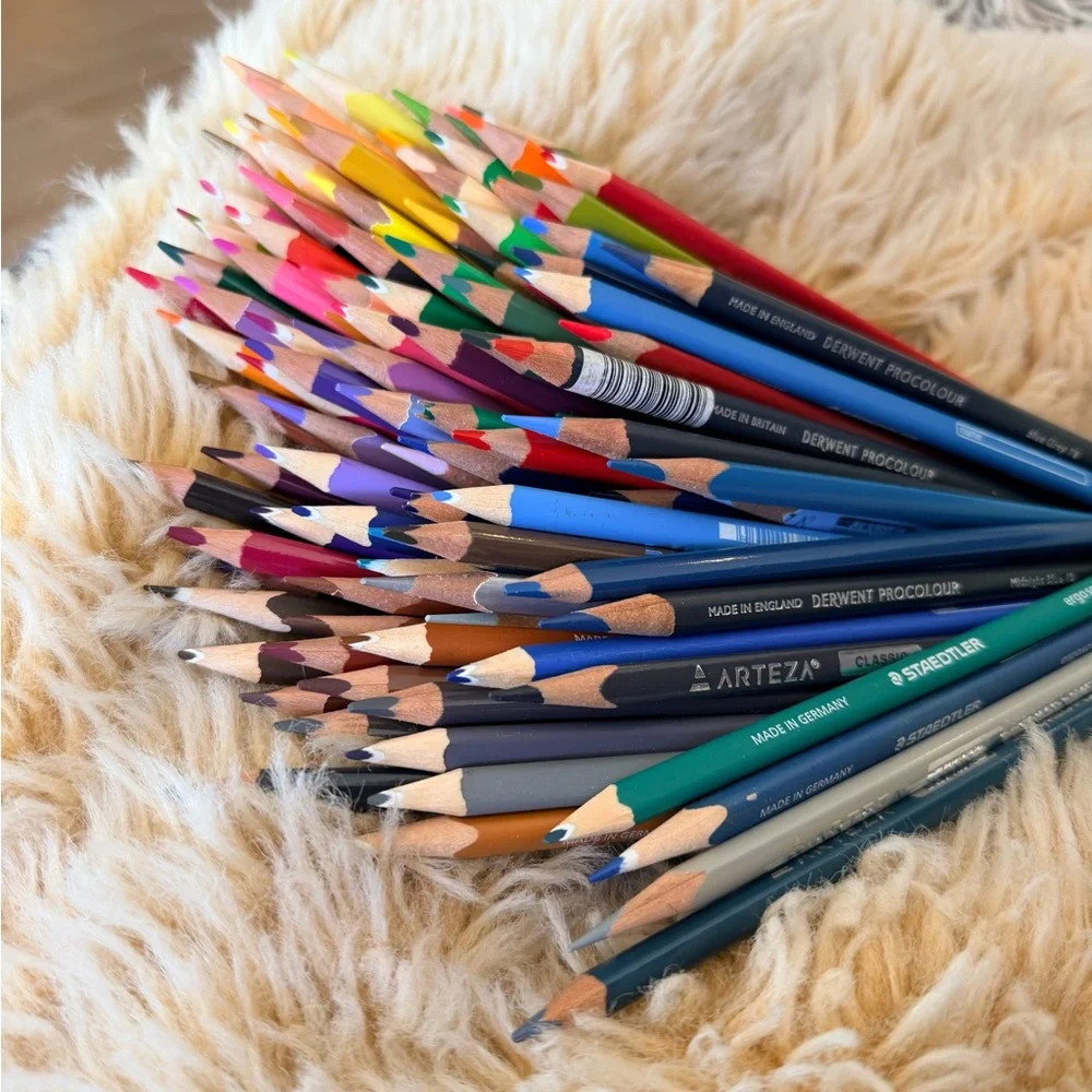 Arteza and Derwent Colored Pencils Set